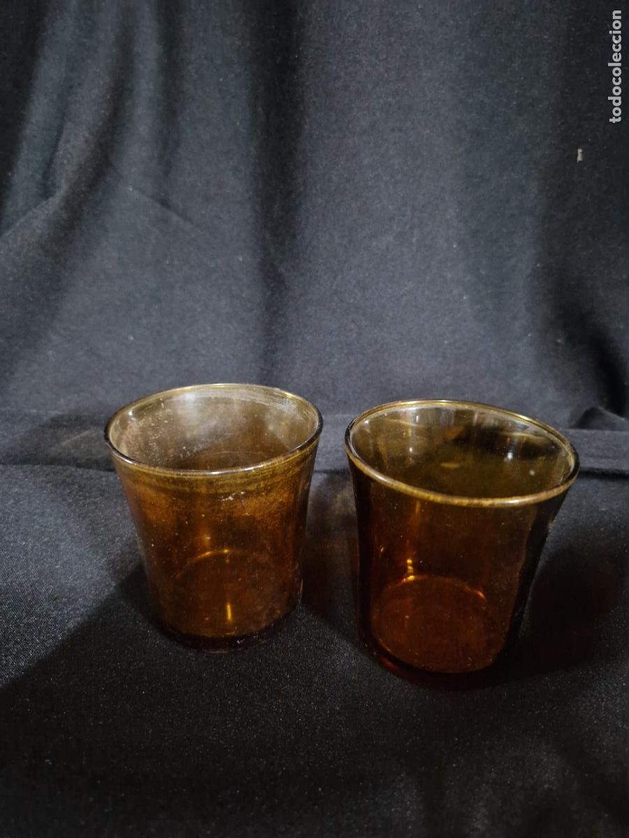 Segunda Mano: 2 VASOS DE CRISTAL. COLOR AMBAR. MEDIDA 8*8