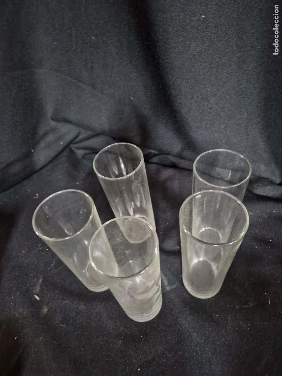 Segunda mano: 5 BONITOS VASOS DE CRISTAL. MEDIDA 16*7CM - Foto 2