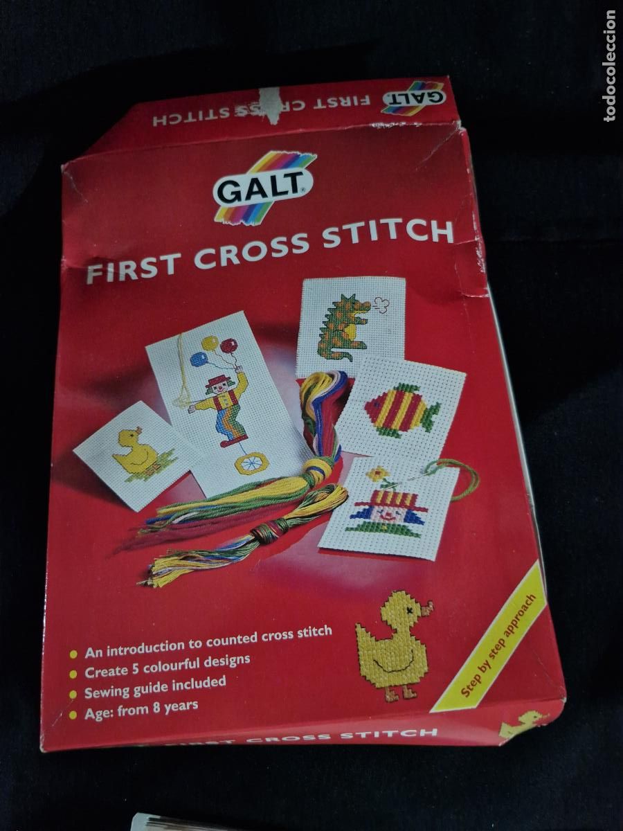 Segunda Mano: BONITO JUEGO PARA TEJER. FIRUT CROCS STITCH.
