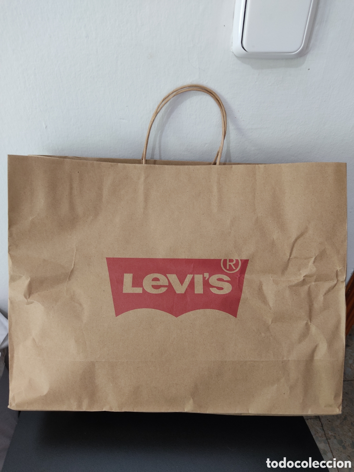 Segunda mano: Bolsa de Papel marca Levis en buen estado - Foto 3