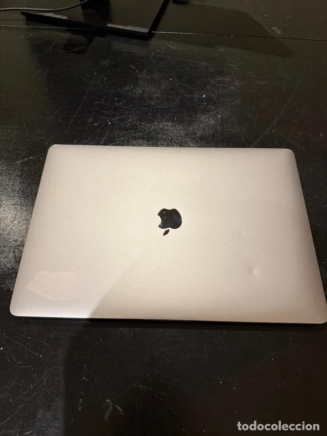 Segunda mano: Macbook Pro 15&rdquo; 2018 Plata ORIGINAL env&iacute;o econ&oacute;mico - Foto 1