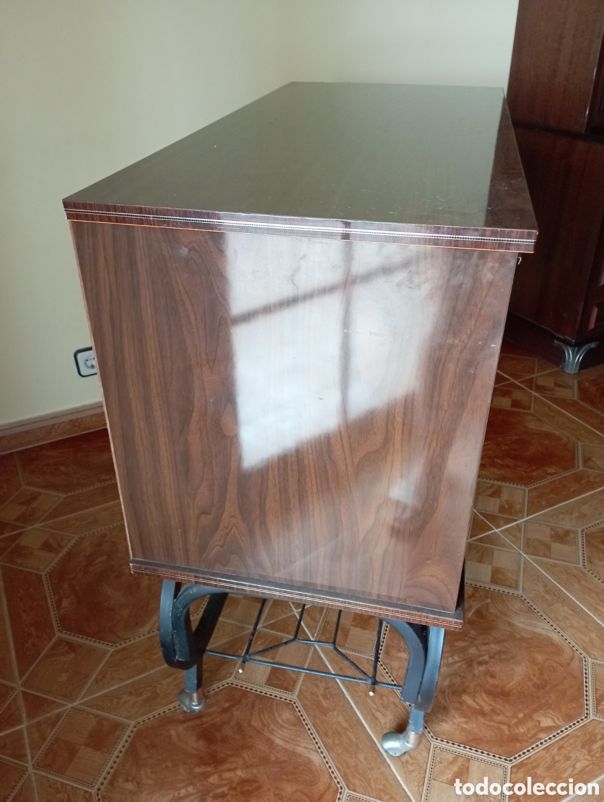 Segunda mano: Mueble bar estilo cl&aacute;sico marr&oacute;n oscuro - Foto 3