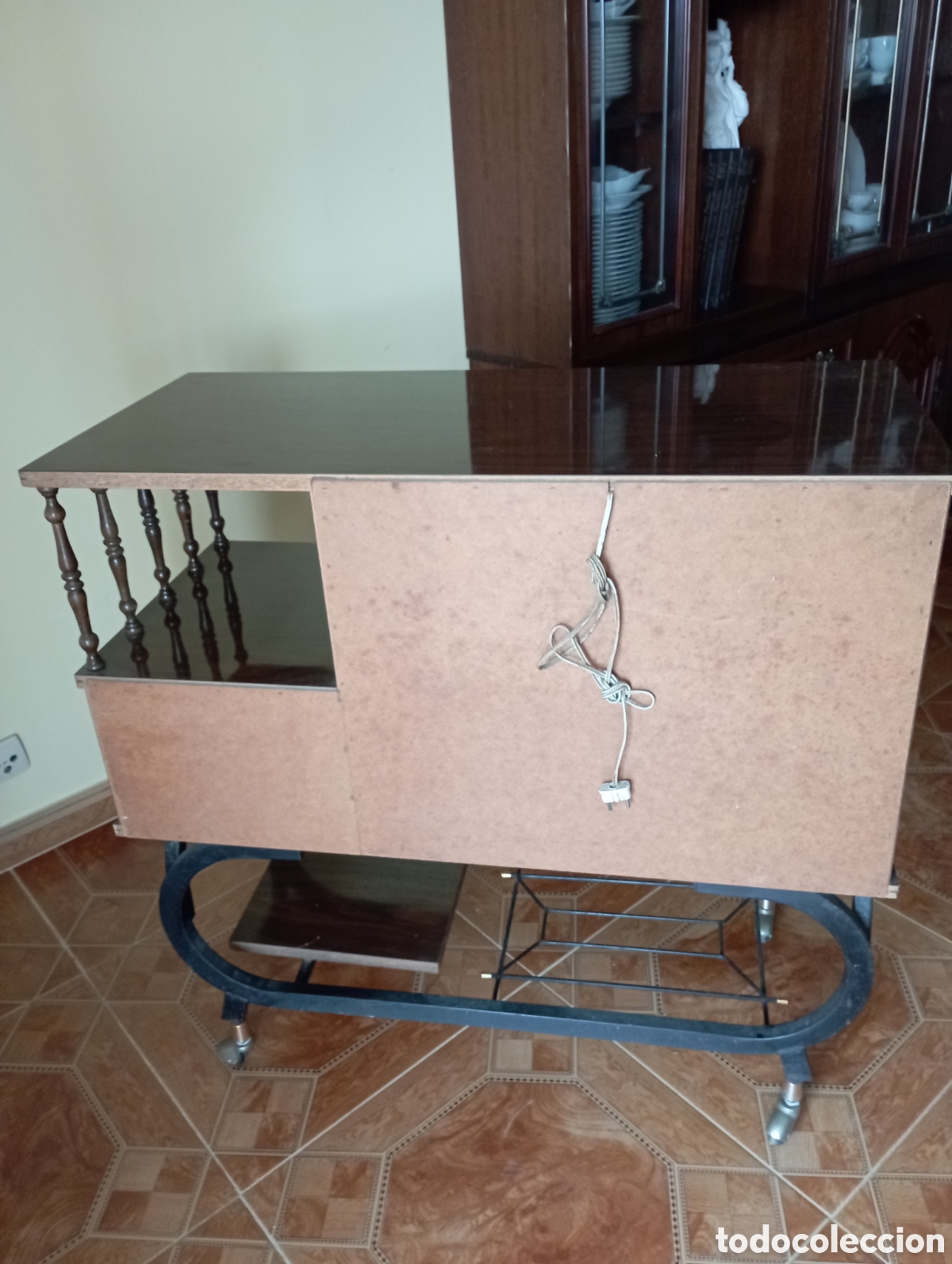 Segunda mano: Mueble bar estilo cl&aacute;sico marr&oacute;n oscuro - Foto 5