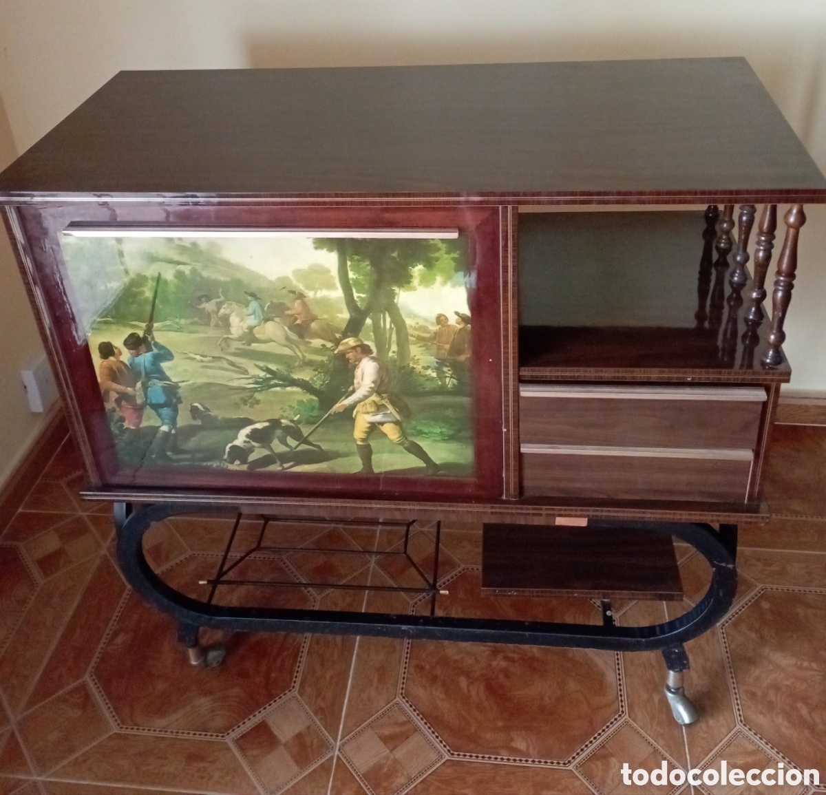 Segunda mano: Mueble bar estilo cl&aacute;sico marr&oacute;n oscuro - Foto 1