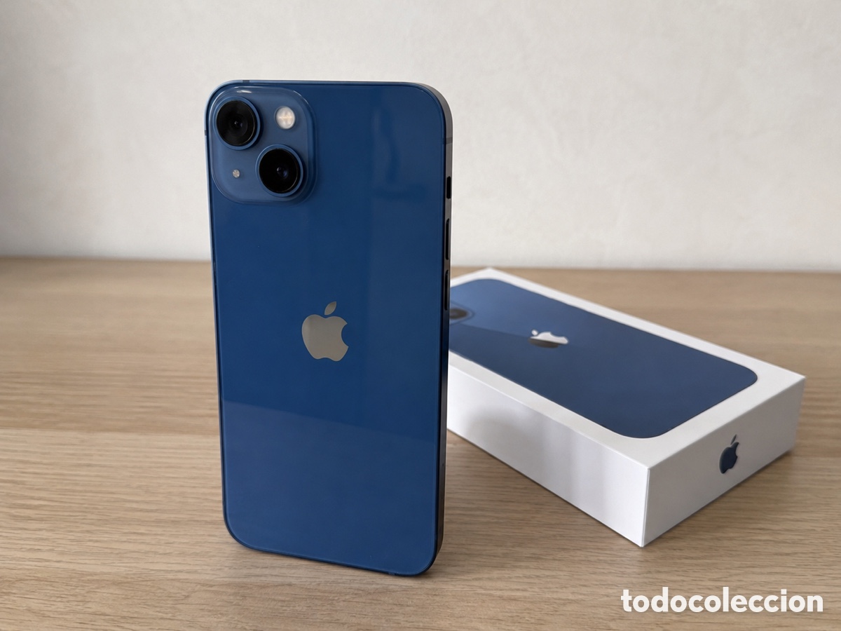 Segunda Mano: iphone 13 azul + cargador + fundas