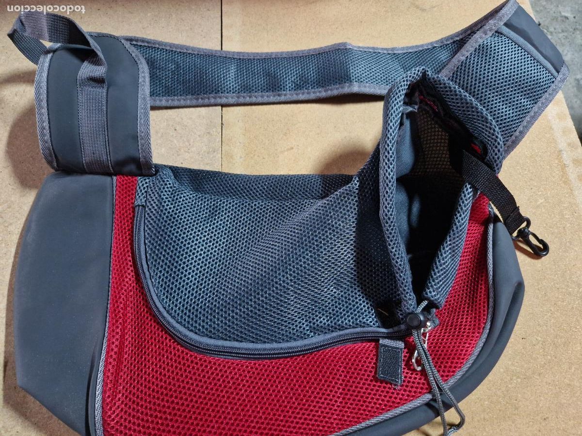 Segunda Mano: BONITO BOLSO DE HOMBRO. UNICEXS. COLOR ROJO-AZUL.