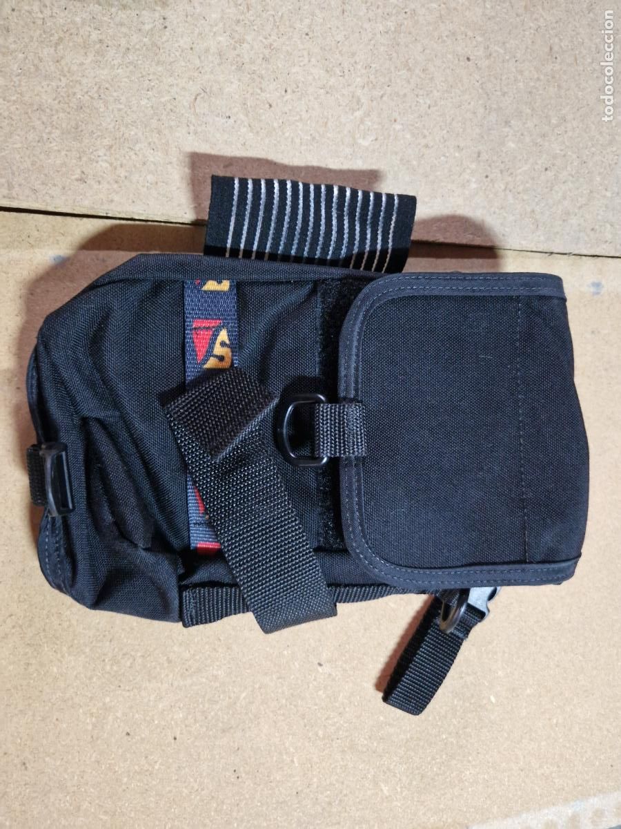 Segunda Mano: BONITO BOLSO ESTILO NECESER COLOR NEGRO