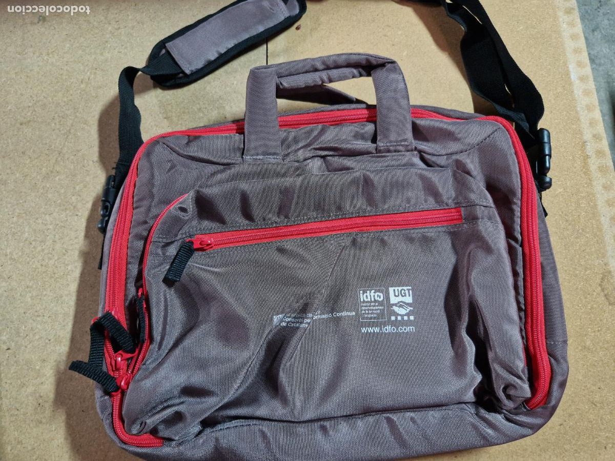 Segunda Mano: BONITO MORRAL PARA ODERNADOR. COLOR GIRS-ROJO