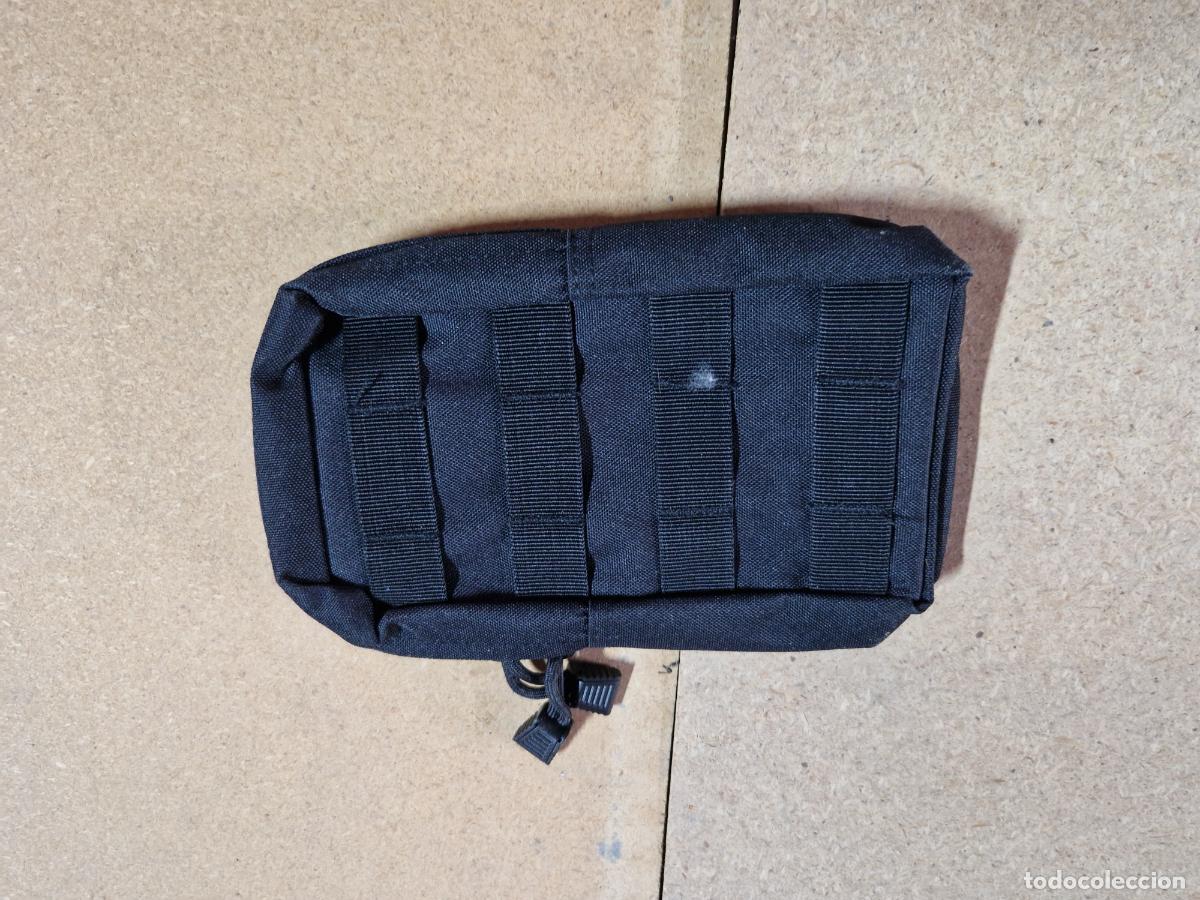 Segunda Mano: BONITO BOLSO ESTILO NECESER COLOR NEGRO