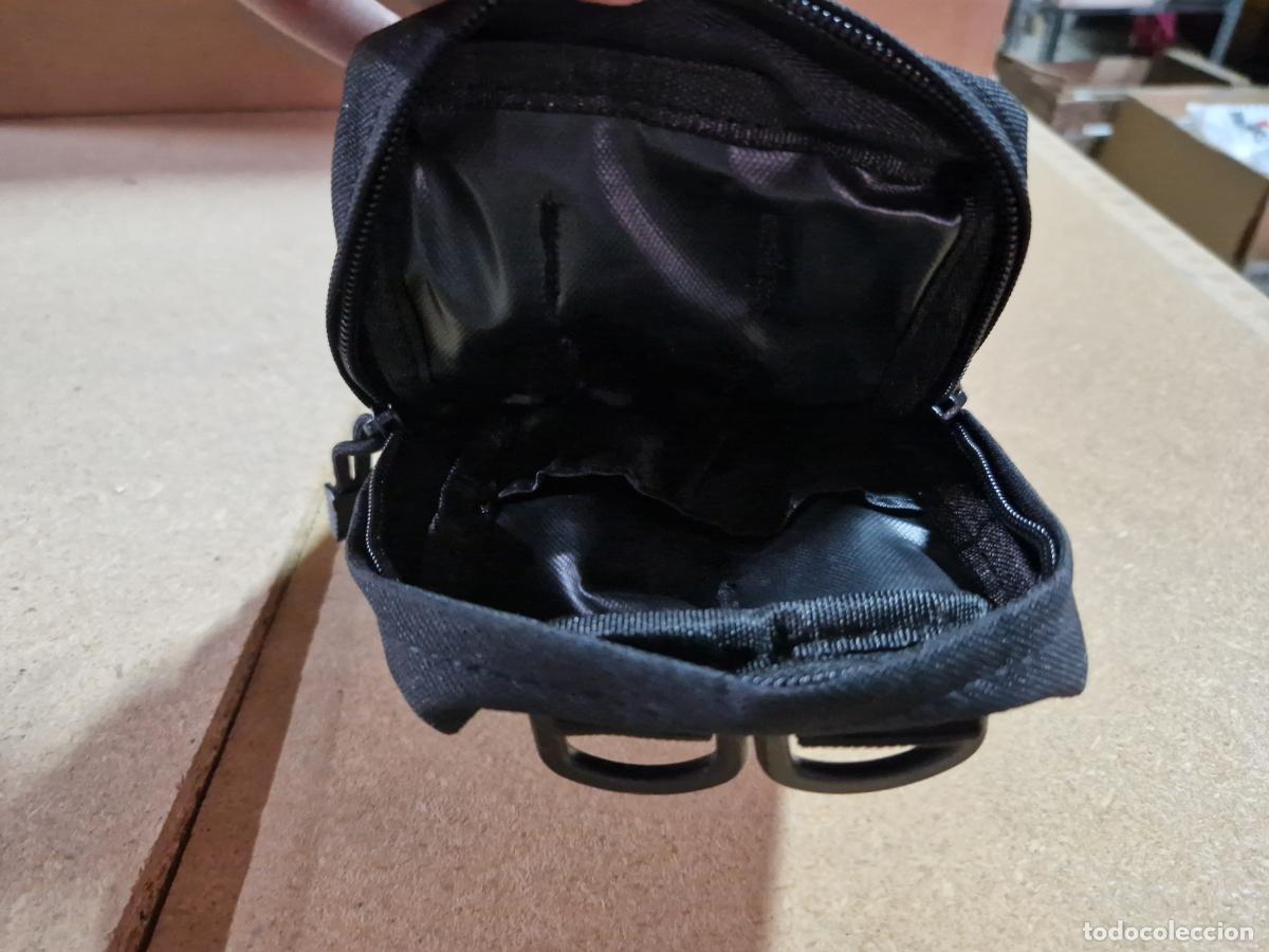 Segunda mano: BONITO BOLSO ESTILO NECESER COLOR NEGRO - Foto 2