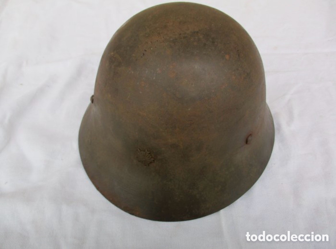 Seconda Mano: Casco Japon&eacute;s de la Segunda Guerra Mundial con insignia de polic&iacute;a