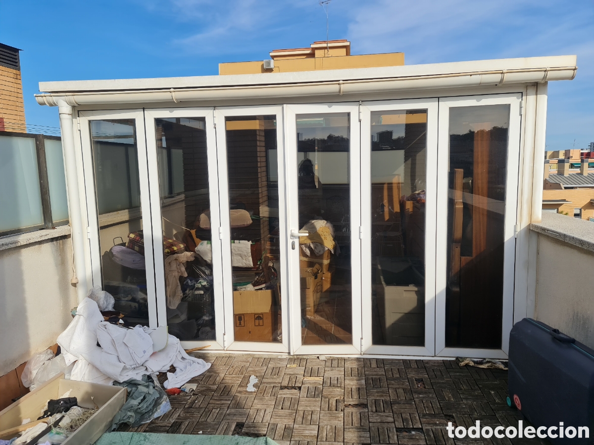 Segunda Mano: Cerramiento de terraza tipo acorde&oacute;n + 6 ventanas correderas (Impecable)