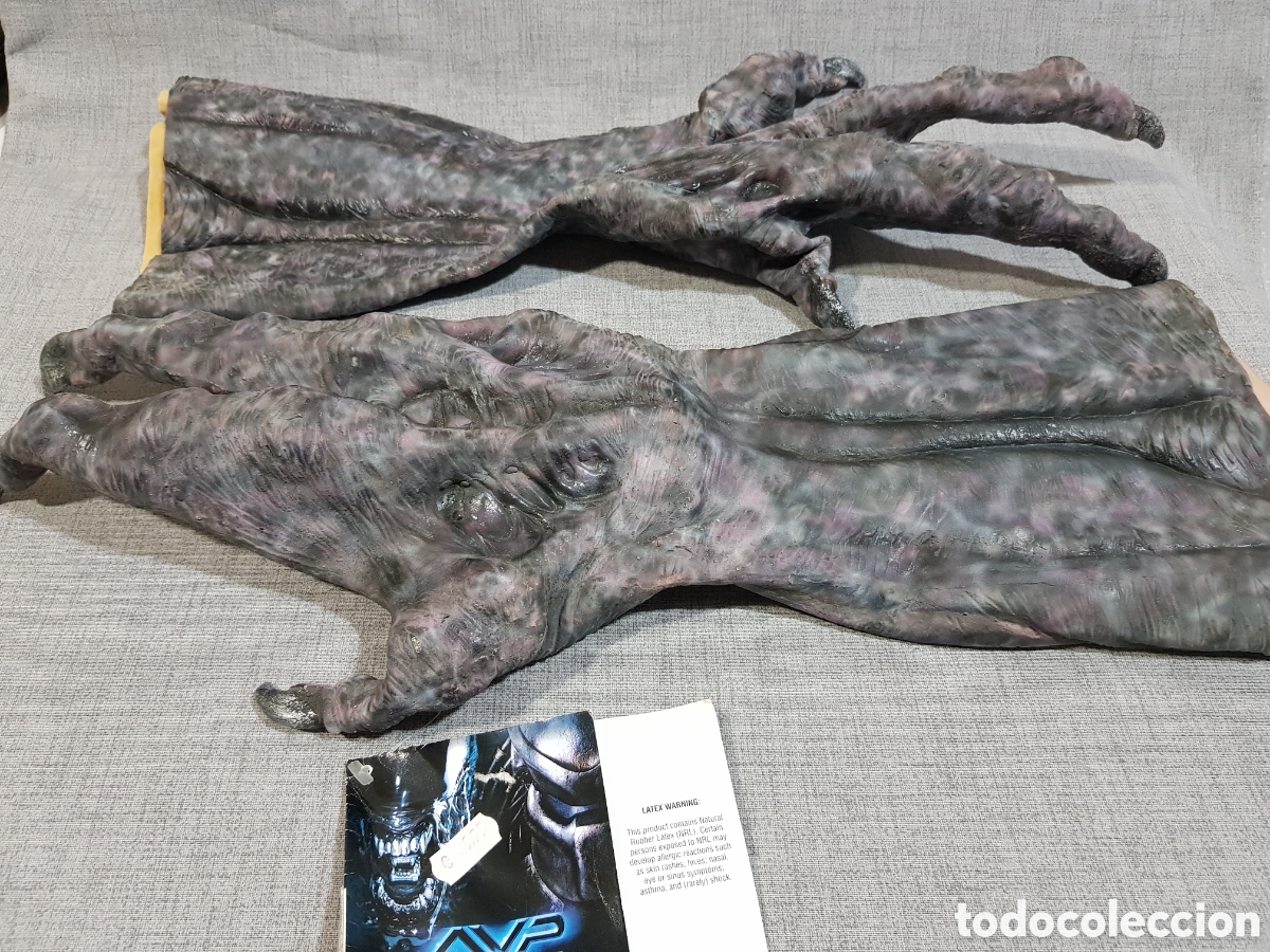 Segunda Mano: GARRAS ALIEN VERSUS PREDATOR 2004 GUANTES DE L&Aacute;TEX DISFRAZ CARNAVAL HALLOWEEN