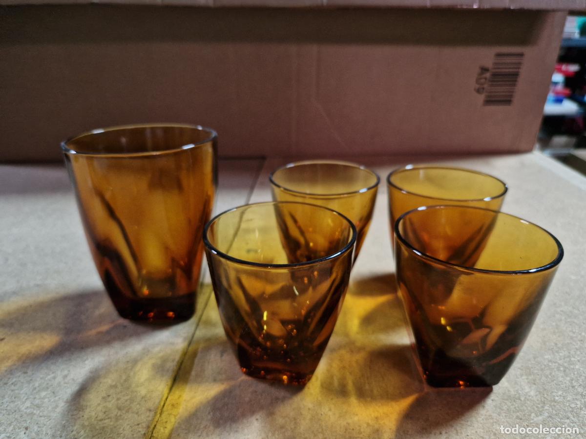 Segunda Mano: 5 BONITOS VASOS DE CRISTAL. COLOR AMBAR. MEDIDA 7*7