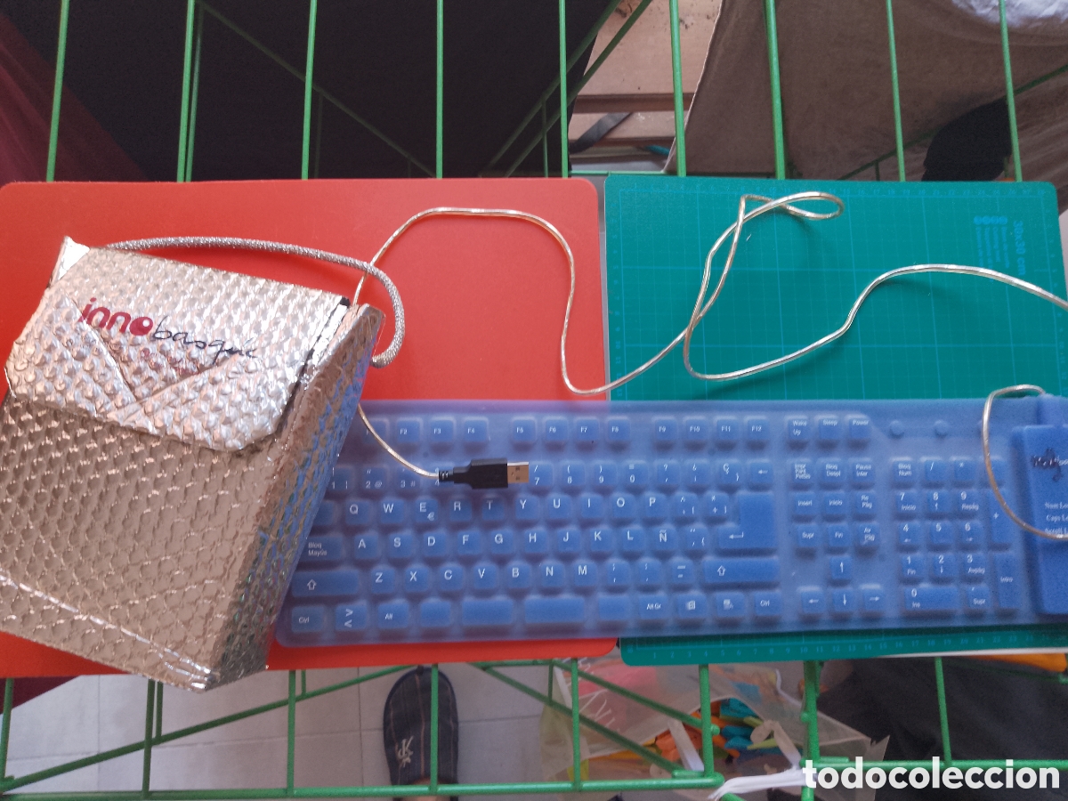 Segunda Mano: Teclado plegable port&aacute;til de silicona . innobasque . USB . 108 teclas
