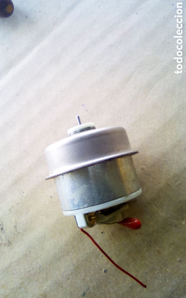 Segunda Mano: Mini motor el&eacute;ctrico. No probado, no s&eacute; voltaje. Mide 25 mm.