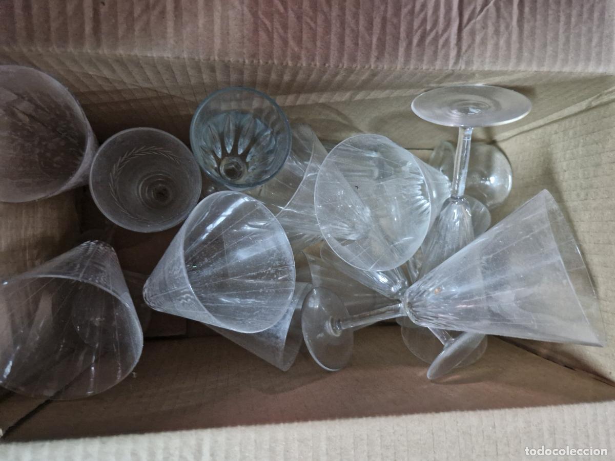 Segunda Mano: LOTE DE COPAS DE CRISTAL. DIFERENTES TAMA&Ntilde;OS Y ESTILOS.