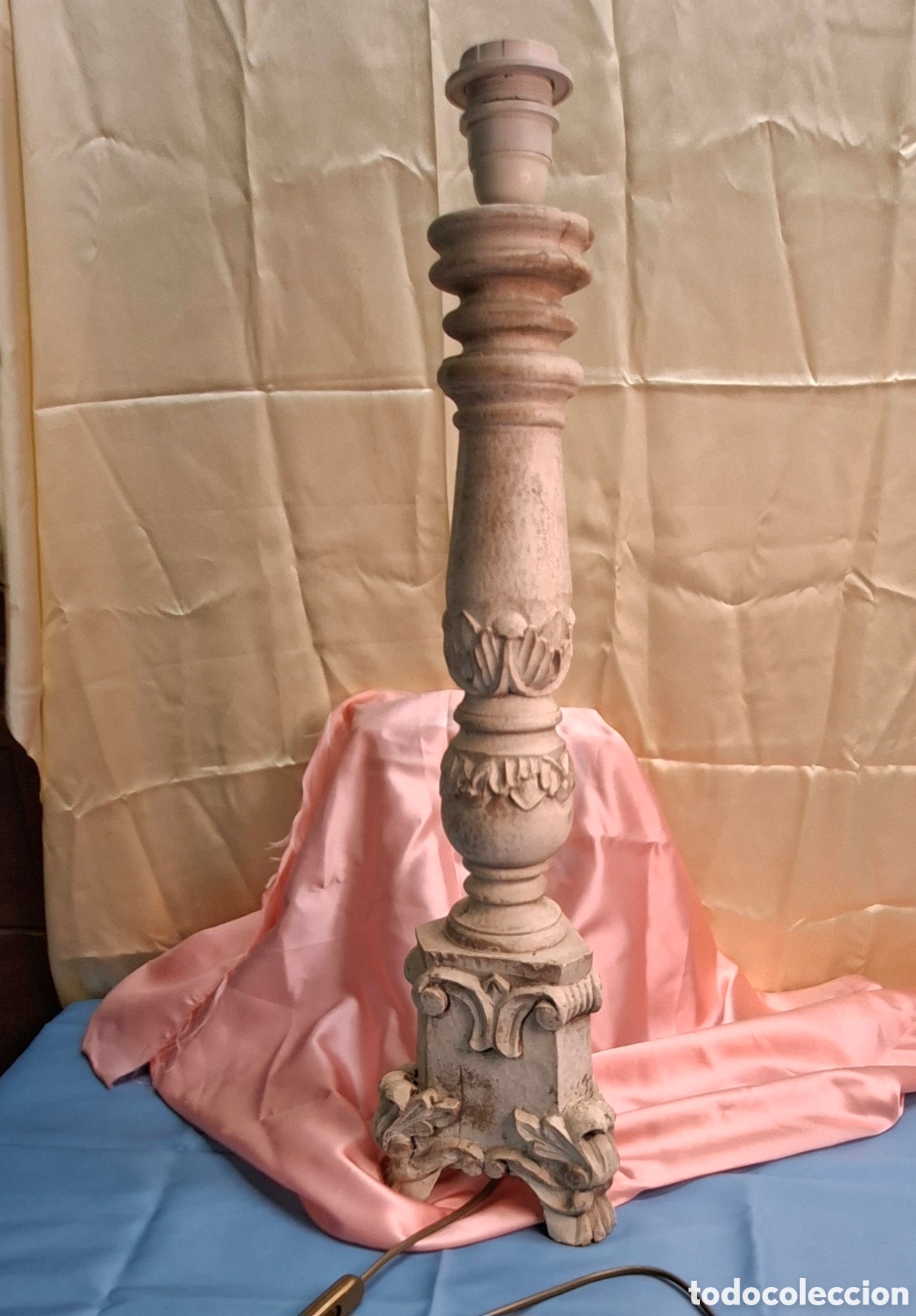 Segunda mano: Pie de l&aacute;mpara de madera estilo cl&aacute;sico tallado - Foto 10