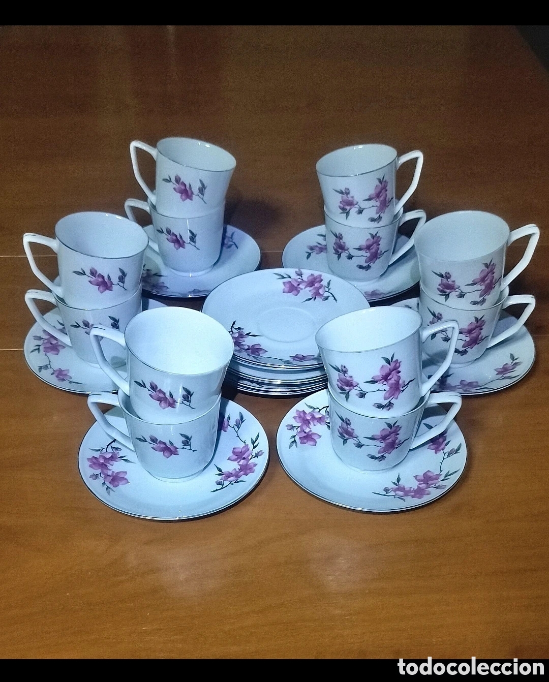 Segunda mano: Juego de 12 tacitas de porcelana china.