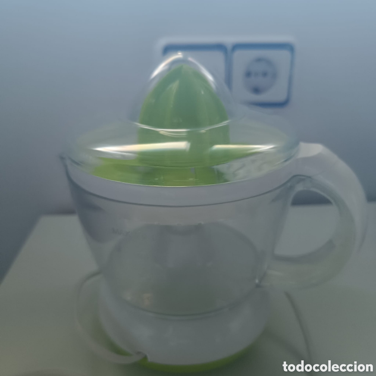 Segunda mano: Exprimidor El&eacute;ctrico Con Dise&ntilde;o Moderno Y Funcional