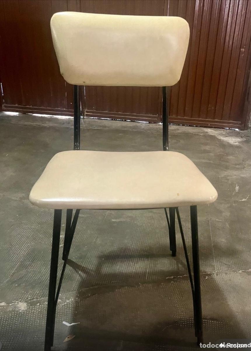 Segunda mano: 16 sillas de colegio. A&ntilde;os 60/70. Vintage.
