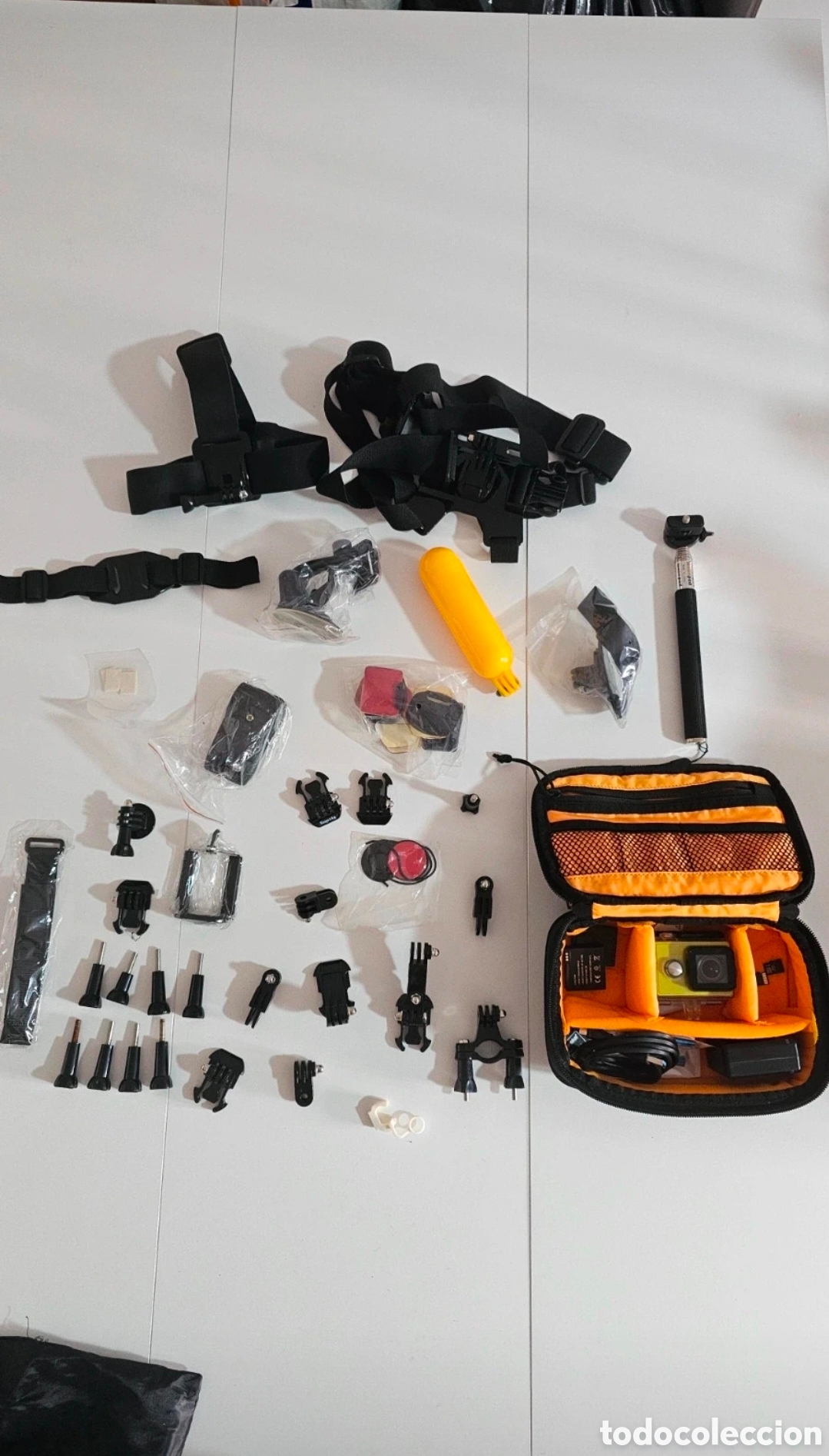 Segunda mano: C&aacute;mara acci&oacute;n Xiaomi YI + kit accesorios gigante