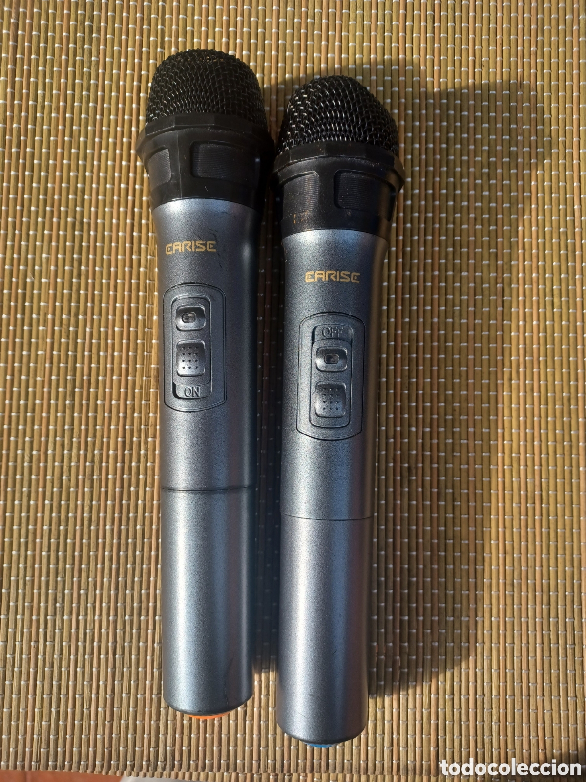 Segunda mano: CARISE 2 Micr&oacute;fonos inalambricos Karaoke