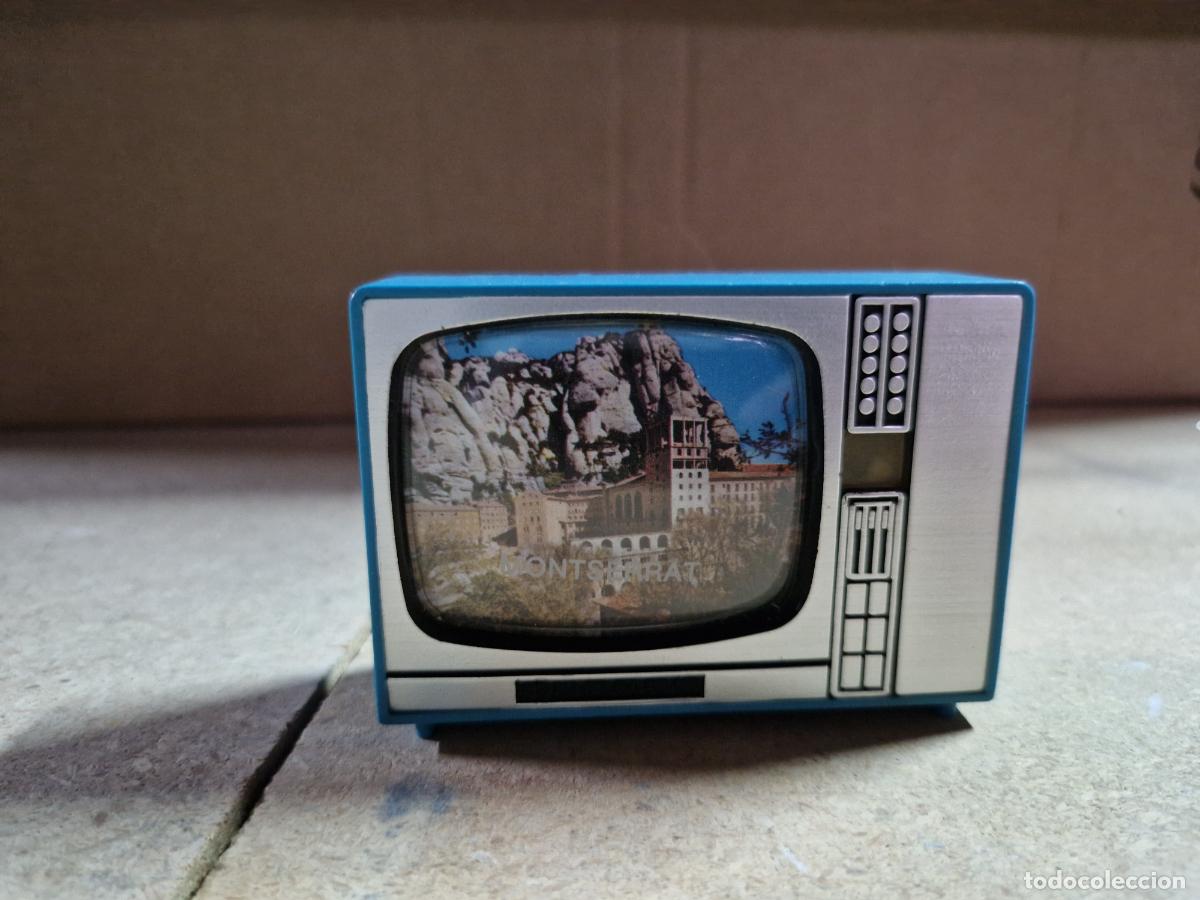 Segunda mano: BONITA CAMARA DE JUGUETE. MONTSERRAT.
