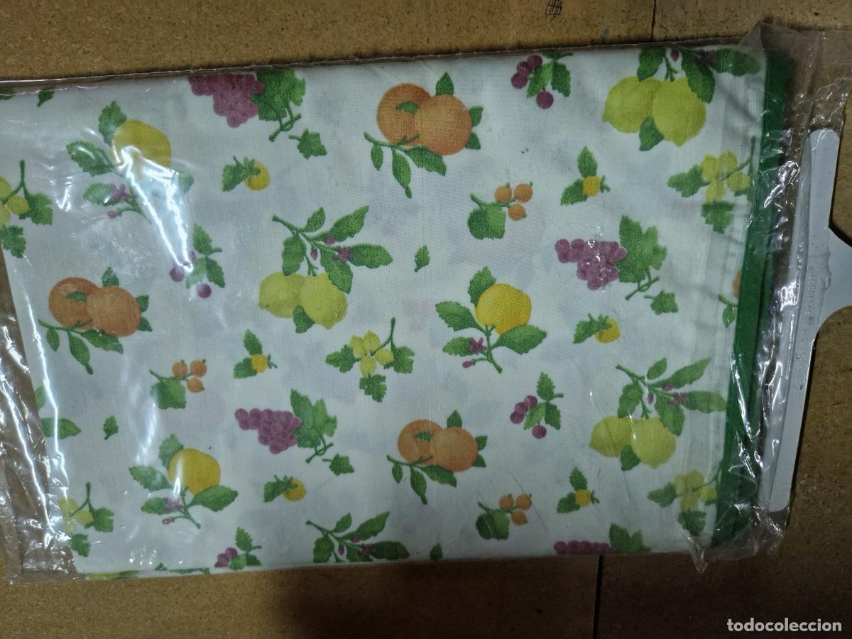 Segunda mano: BONITO MANTEL DE MESA. DISE&Ntilde;O FRUTAS. 140*100