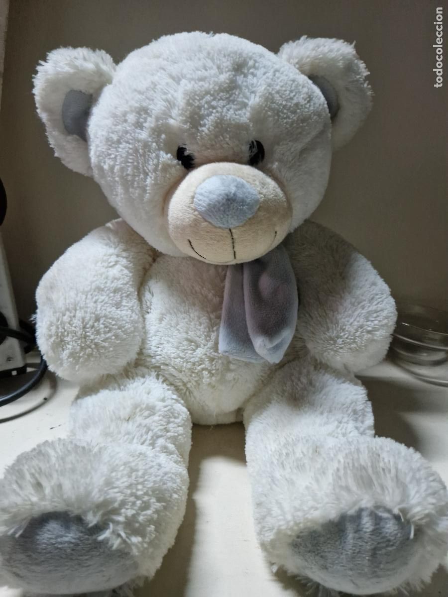 Segunda mano: BONITO OSITO DE PELUCHE. COLOR BLANCO. - Foto 1