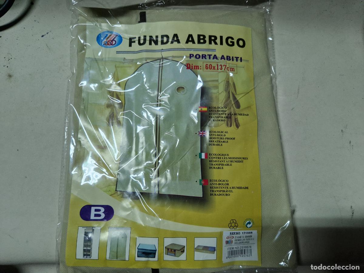 Segunda mano: BONITA FUNDA PARA ABRIGO. 60*137CM