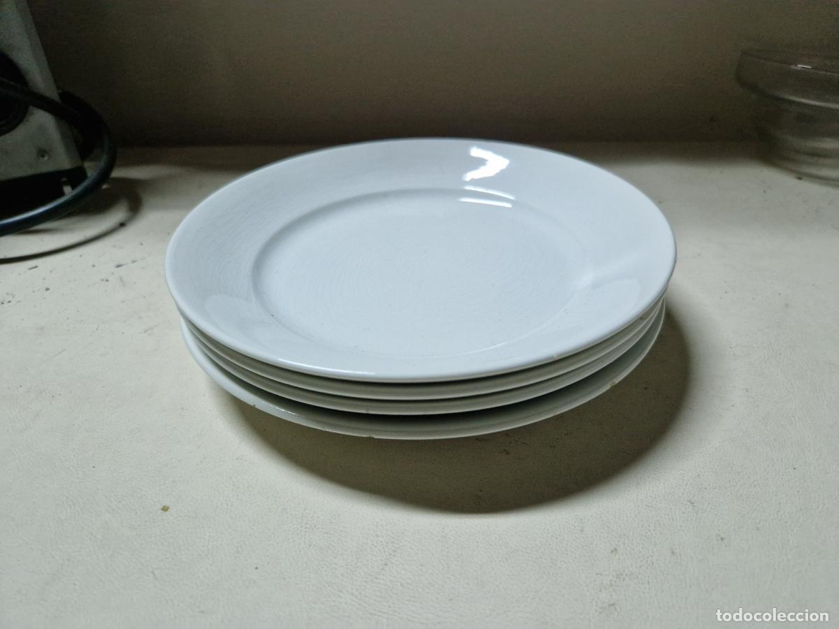 Segunda mano: 4 BONITOS PLATOS BLANCOS. MEDIDA 19*20 - Foto 2