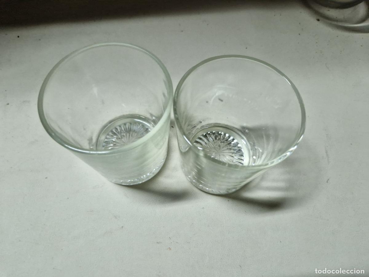 Segunda mano: 2 BONITOS VASOS DE CRISTAL. MEDIDA 9*7 - Foto 1