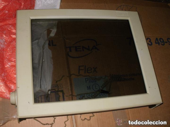 Segunda mano: PROTECTOR PARA LA VISTA DE ANTIGUO ORDENADOR DE MESA a&ntilde;o 2002