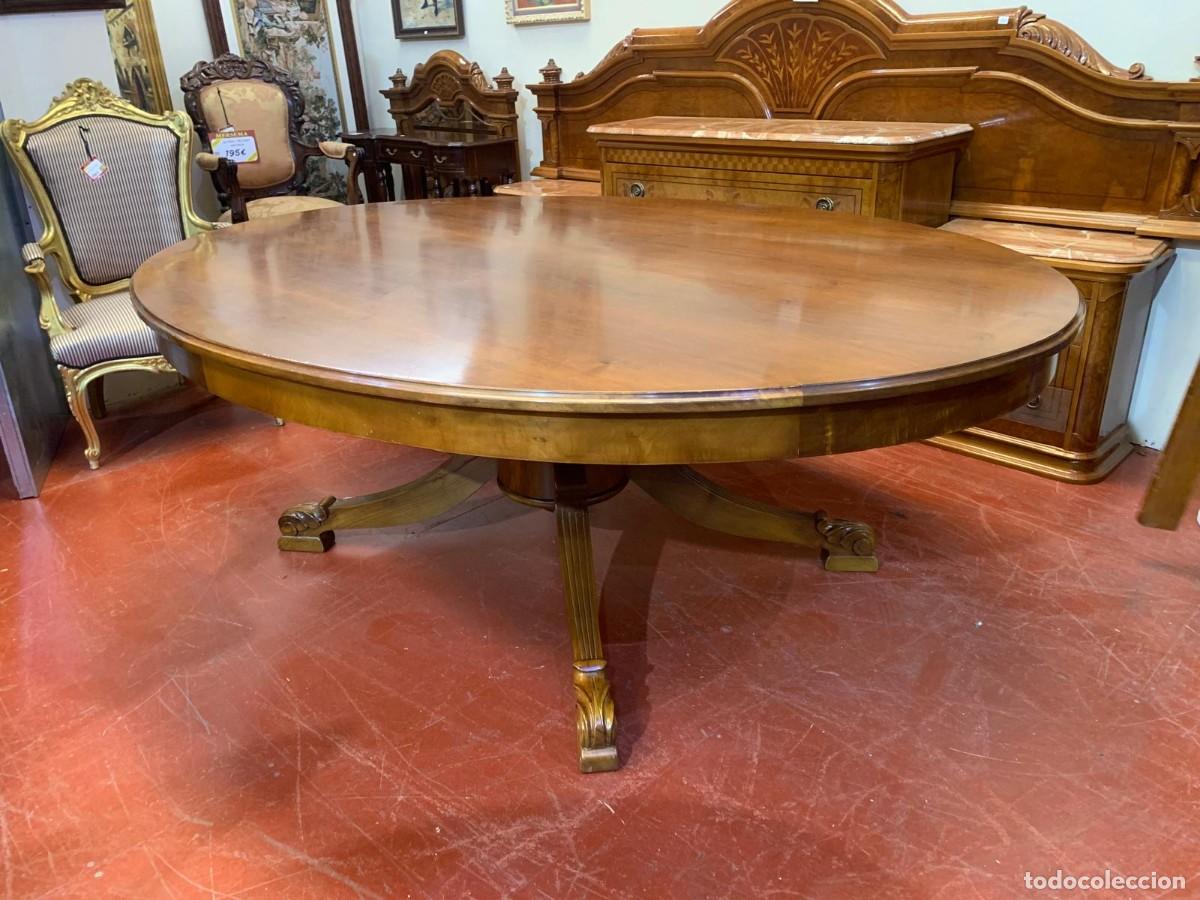 Segunda mano: Mesa comedor oval nogal firmada Valenti