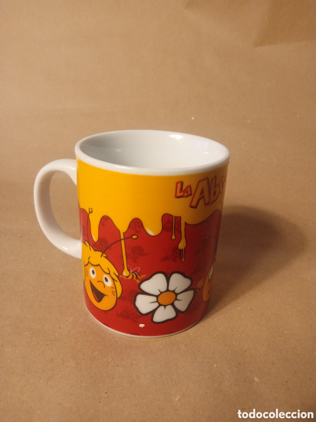 Segunda mano: Taza Abeja Maya 2010 - Foto 1