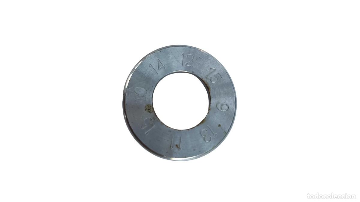 Segunda mano: LLAVE DE RADIOS CIRCULAR PARA BICICLETA - MULTITALLA (CALIBRE 9-15) - Foto 1