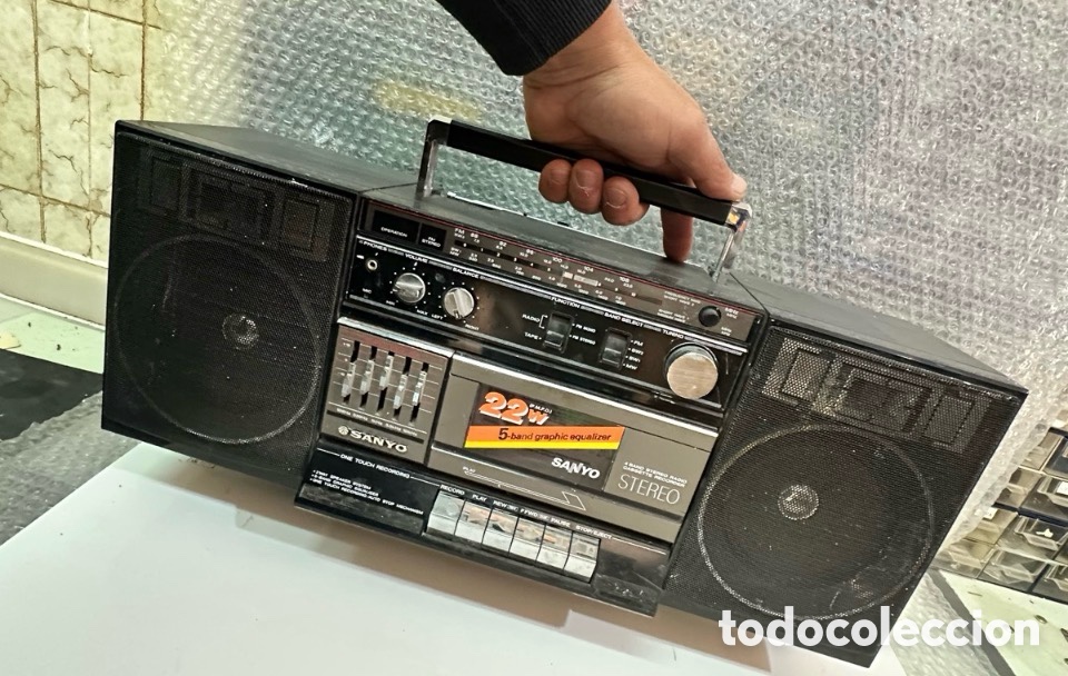 Segunda M&atilde;o: Antiguo Radio Cassette Sanyo Negro Est&eacute;reo