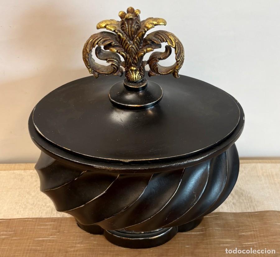 Segunda mano: Urna Decorativa de Estilo Cl&aacute;sico - Foto 2