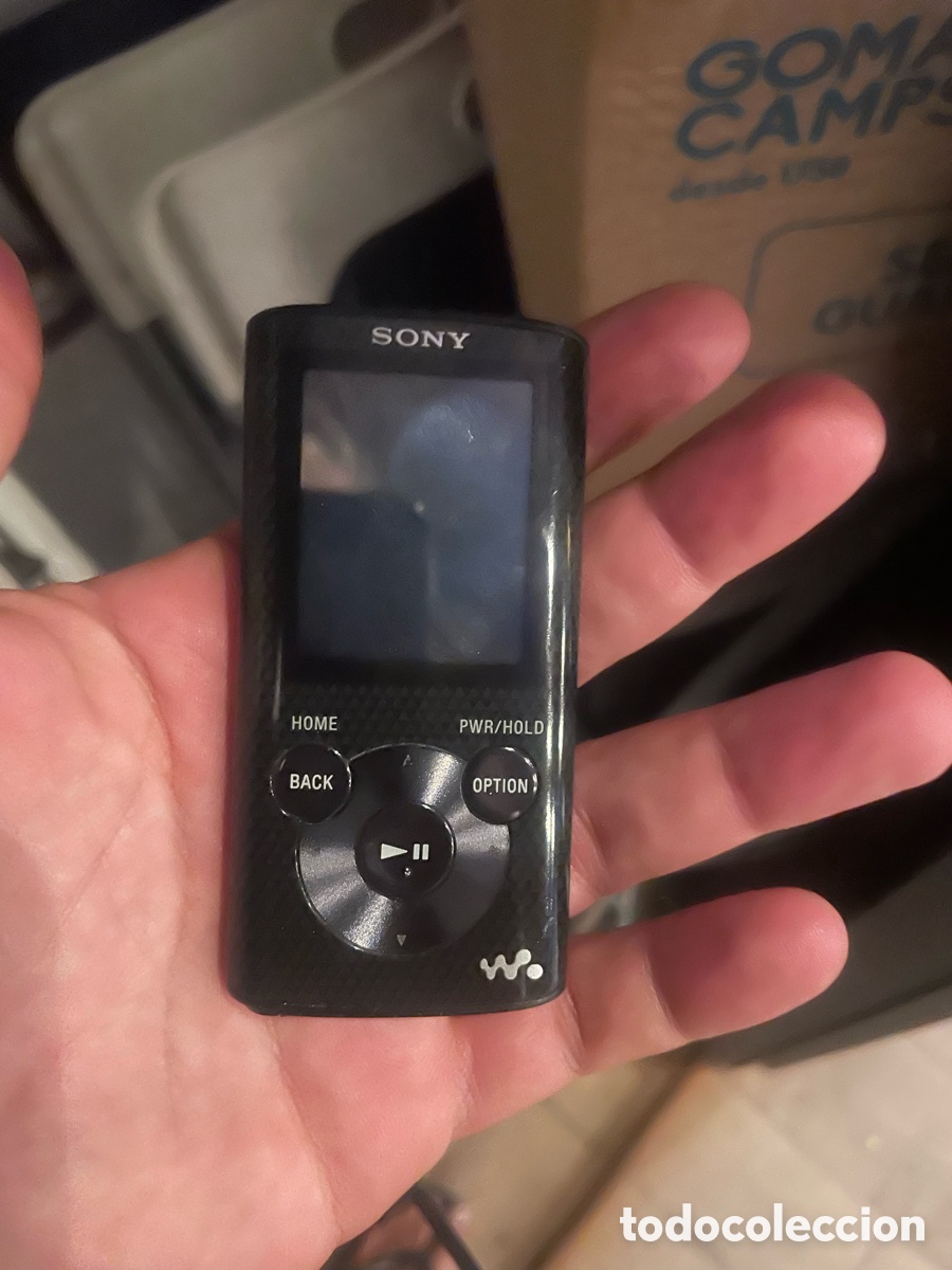 Segunda mano: Sony Walkman NWZ-E384 8GB - Funciona, pero dej&oacute; de encender - Foto 1