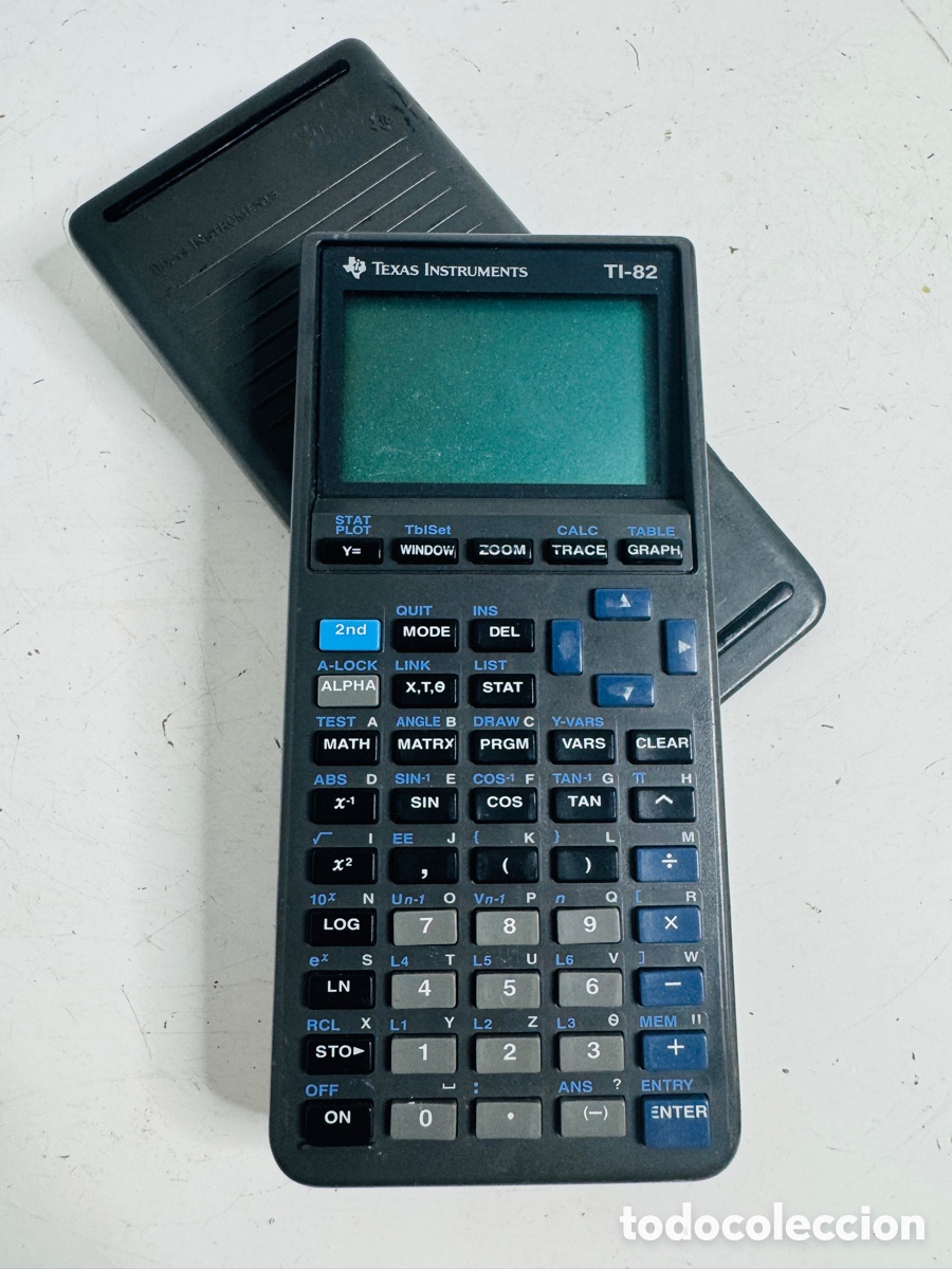 Segunda mano: Texas Instruments TI-82 Graphing Calculator with Cover