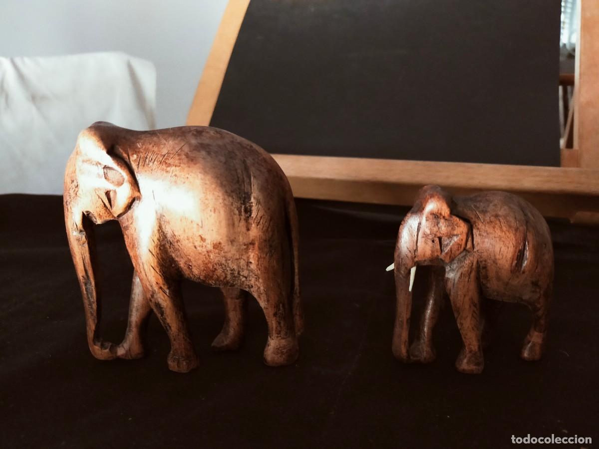 Segunda mano: LOTE DOS ELEFANTES TALLADOS ARTESANALMENTE EN MADERA.