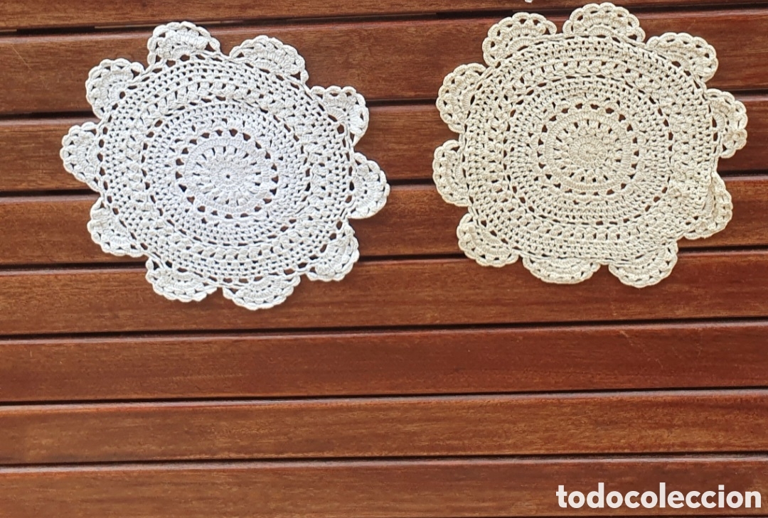 Segunda mano: Juego de dos tapetes antiguos de crochet