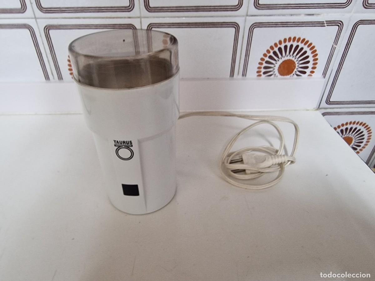 Segunda mano: Lote 2785. Molinillo el&eacute;ctrico, marca Taurus. Funciona