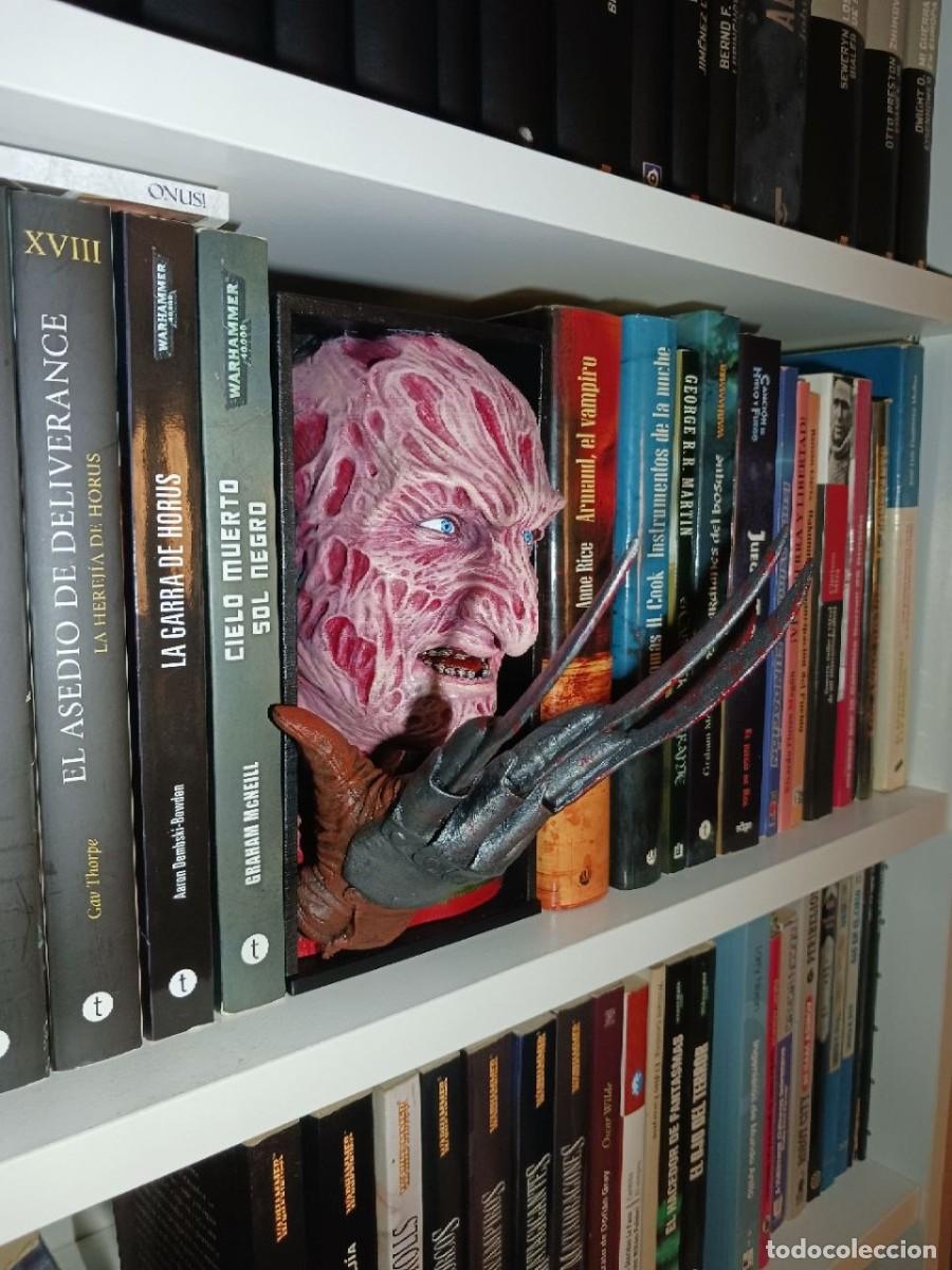 Segunda mano: Freddy Krueger para decorar estantes - Foto 3