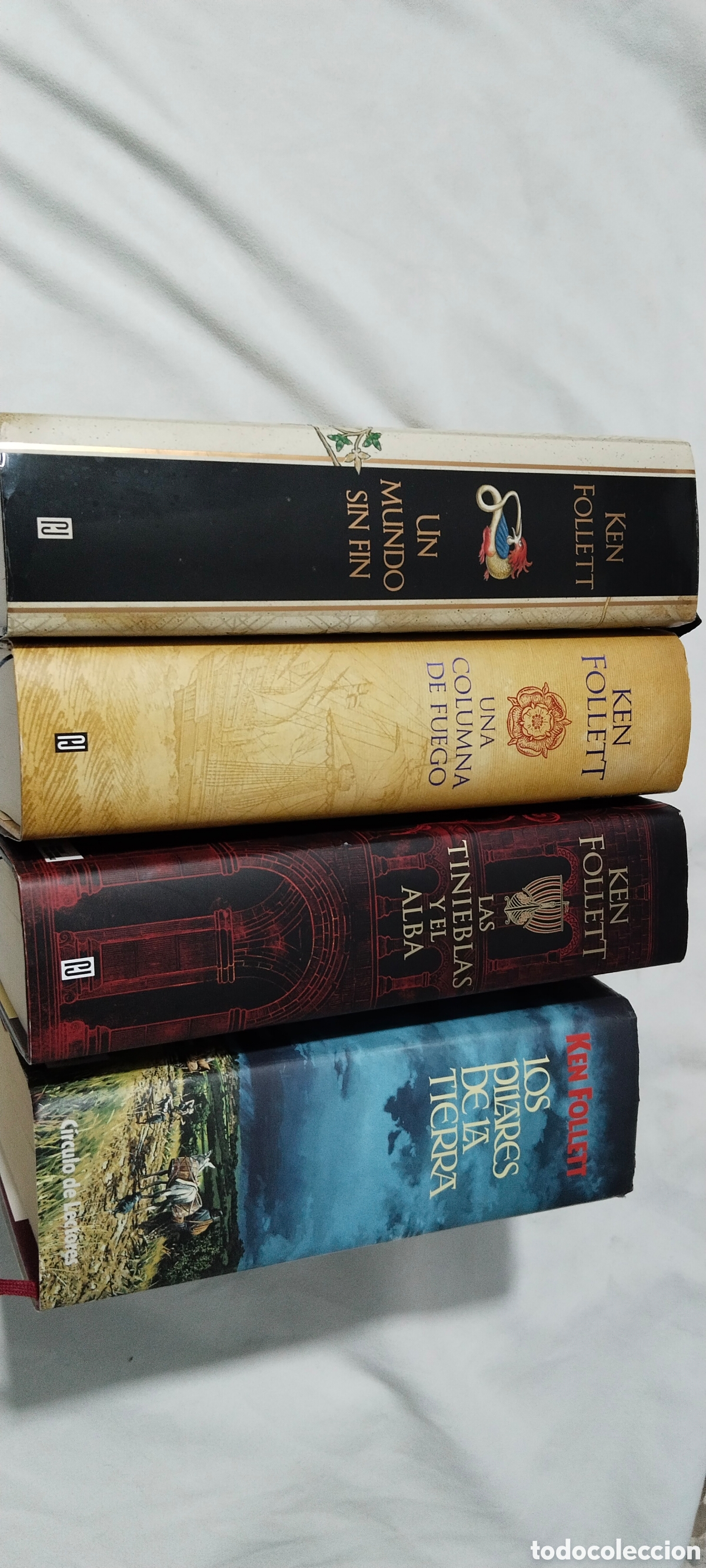 Segunda mano: Saga Los pilares de la Tierra 4 libros - Foto 1