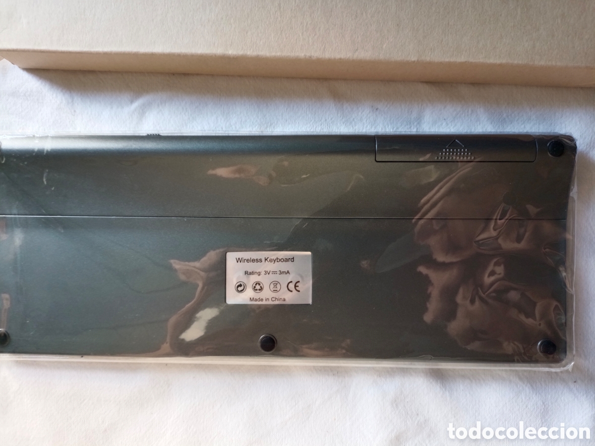 Segunda mano: Teclado bluetooth con raton todo en 1 - Foto 9