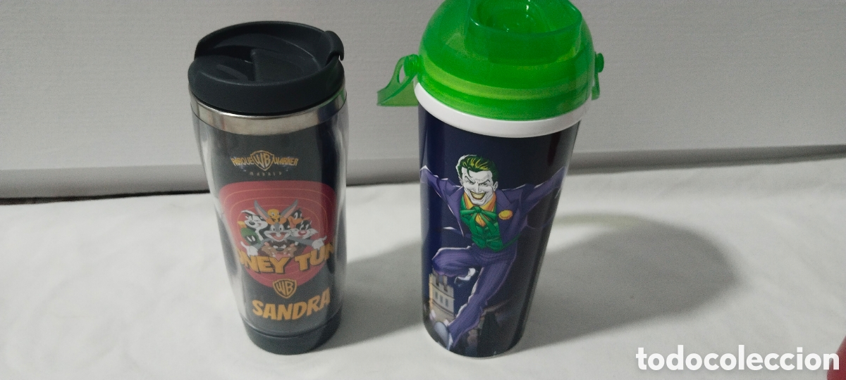 Segunda mano: Lote tazas y botellas Parque Warner - Foto 4