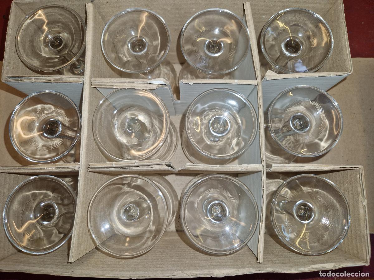 Segunda mano: BONITO JUEGO DE 12 COPAS DE CRISTAL. MEDIDA 12*6CM