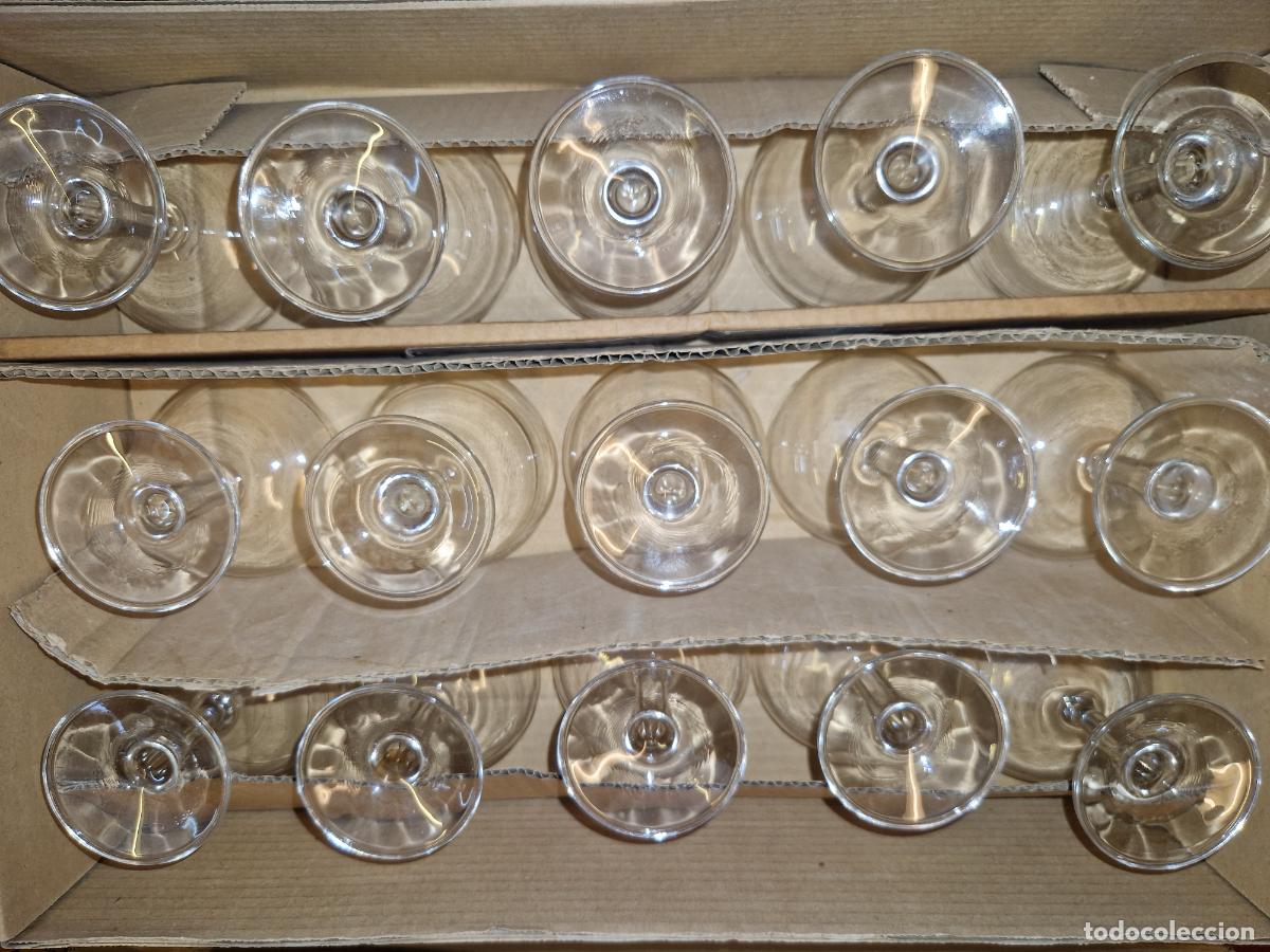 Segunda mano: BONITO JUEGO DE 15 COPAS DE CRISTAL. MEDIDA 12*6CM